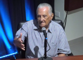 Don Martín Ávila Amézquita, 45 años imprimiendo el sello definitivo en la Banda Los Tamazulas de Culiacán.